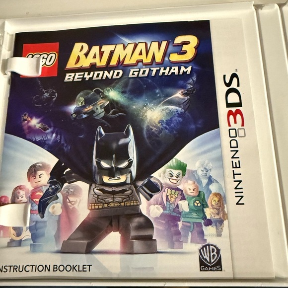 Nintendo 3DS LEGO Heroes and Villains Unite Game Cartridge - Picture 4 of 4